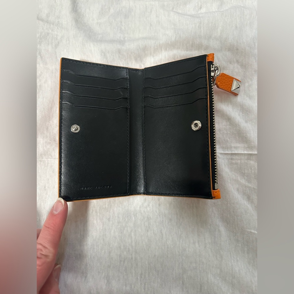 Marc Jacobs Orange Leather Zip Card Case - Picture 2 of 5